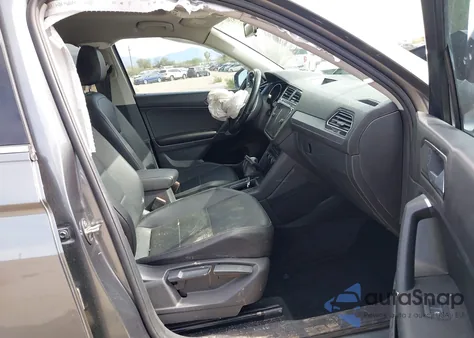 2018 Volkswagen Tiguan 2.0T Se/2.0T Sel z USA, uszkodzony, nr VIN 3VV3B7AX5JM054910